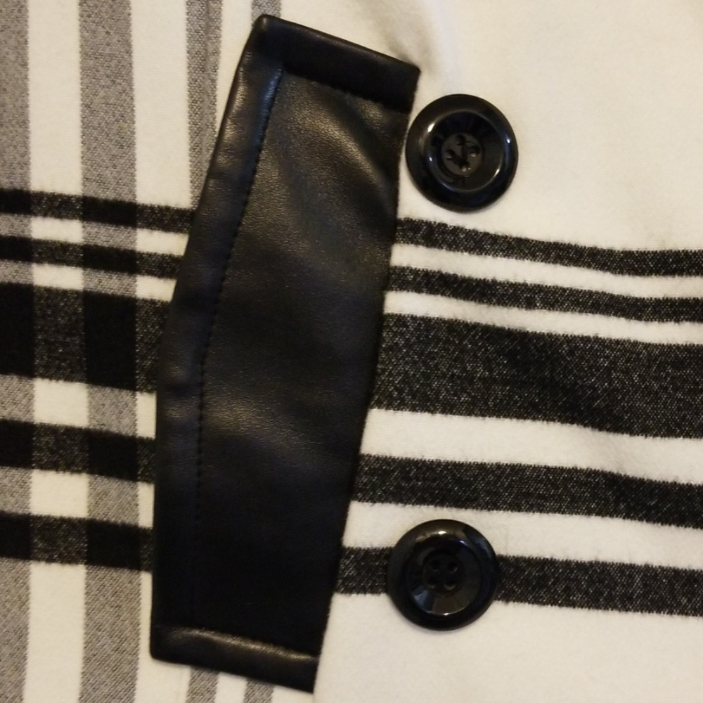 Pea coat - Picture 3 of 3